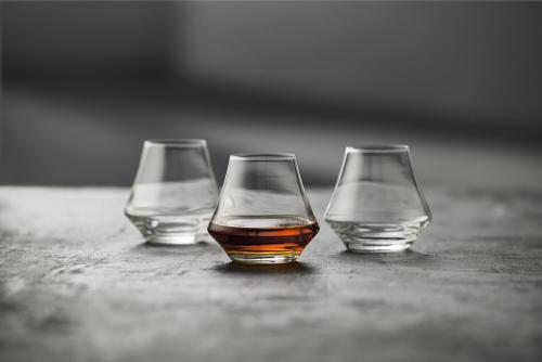 Sklenice na rum Juvel