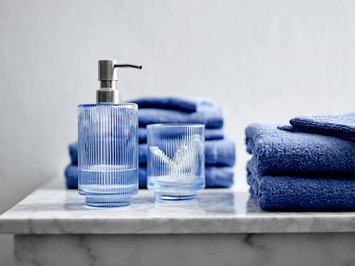 Kelímek na zubní kartáčky Clarity