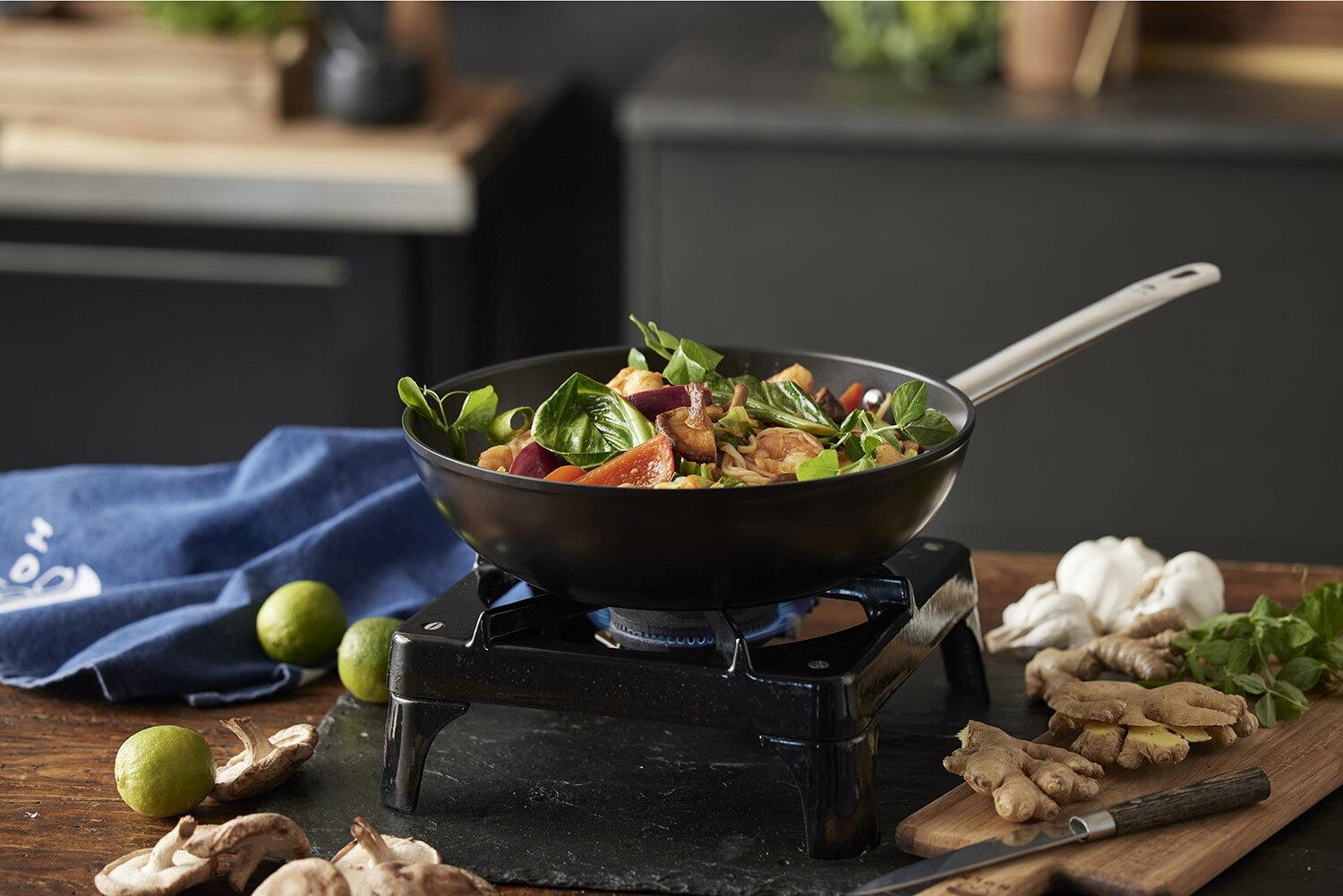 Wok pánev