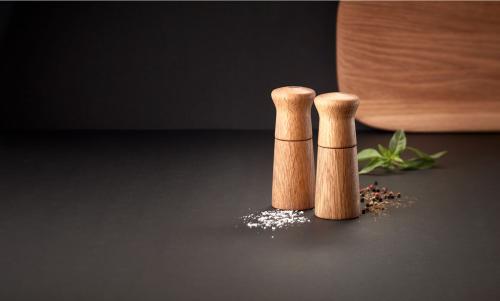 Sada dubových mlýnků na pepř a sůl 14 cm