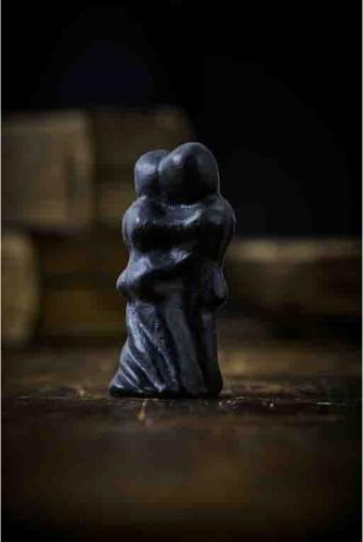 Litinová figurka A hug from me to you 13 cm