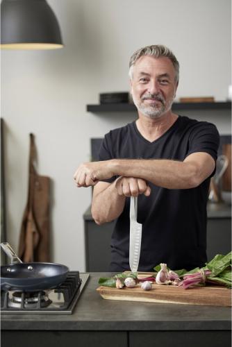 Nůž Santoku Precision