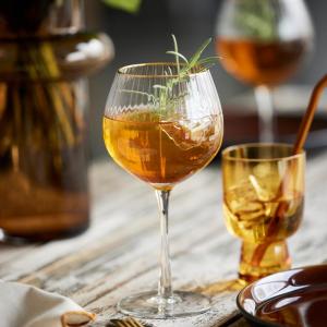 🍸 Mezinárodní den Gin & Tonic: Oslavte ho v tom správném skle!